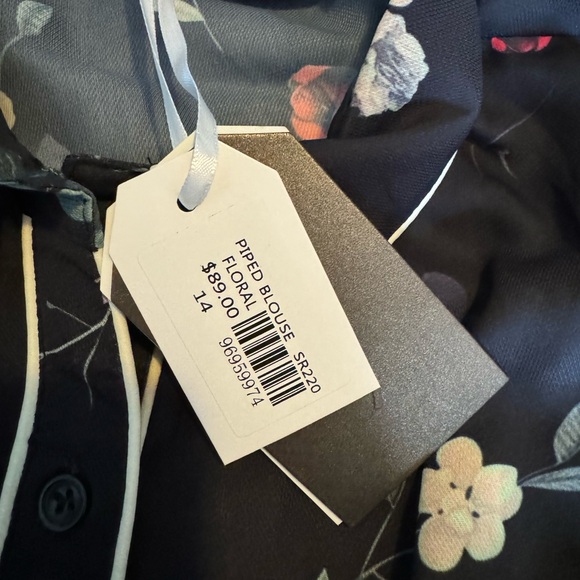 Stella & Rose, sheer floral top, size 14, New! - Picture 3 of 5